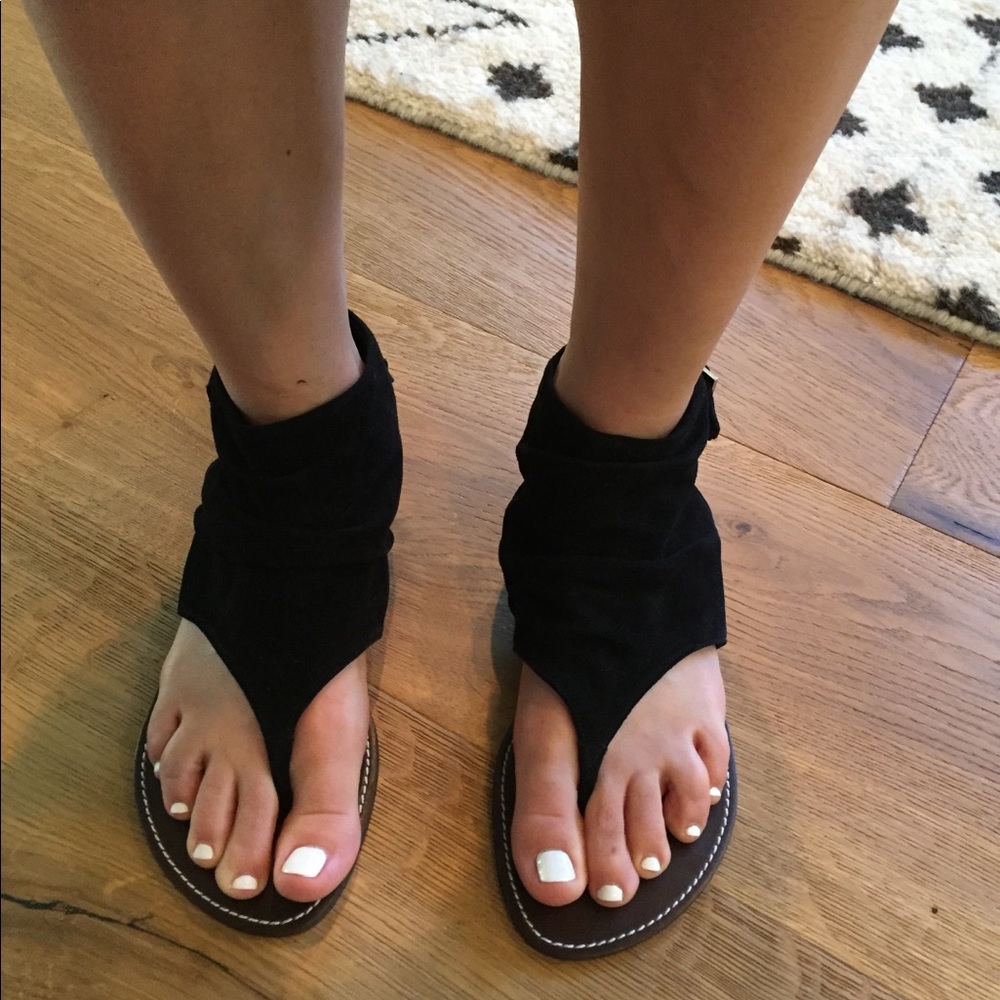 Adorable Black suede sandals